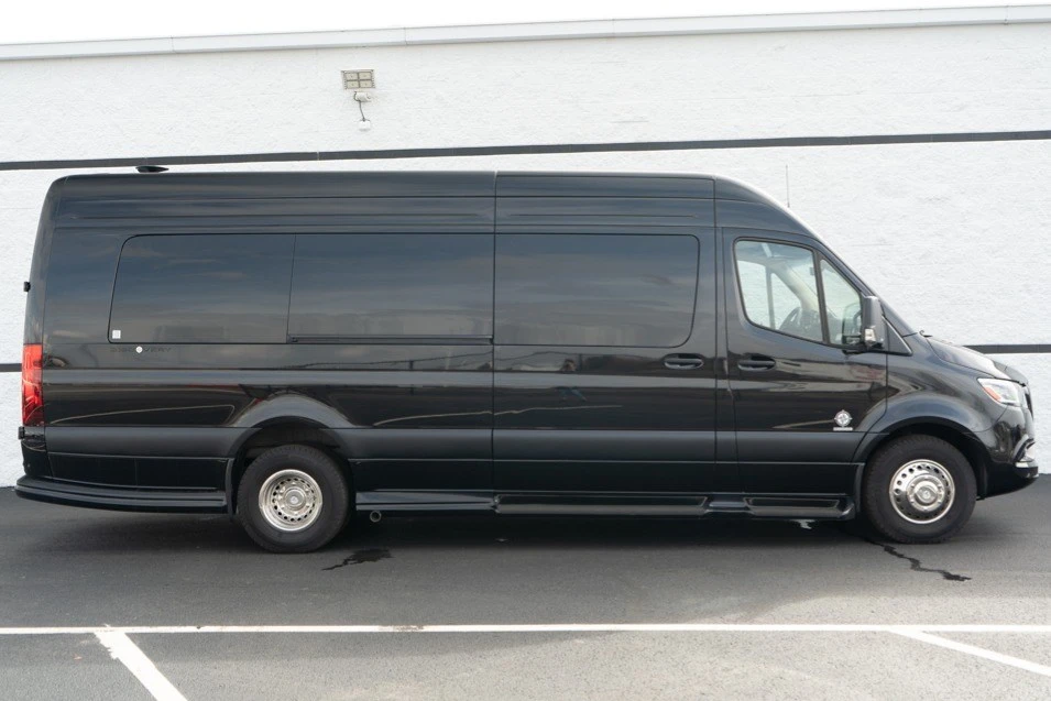 2025 Mercedes-Benz VS30 Sprinter - Image 3 of 9
