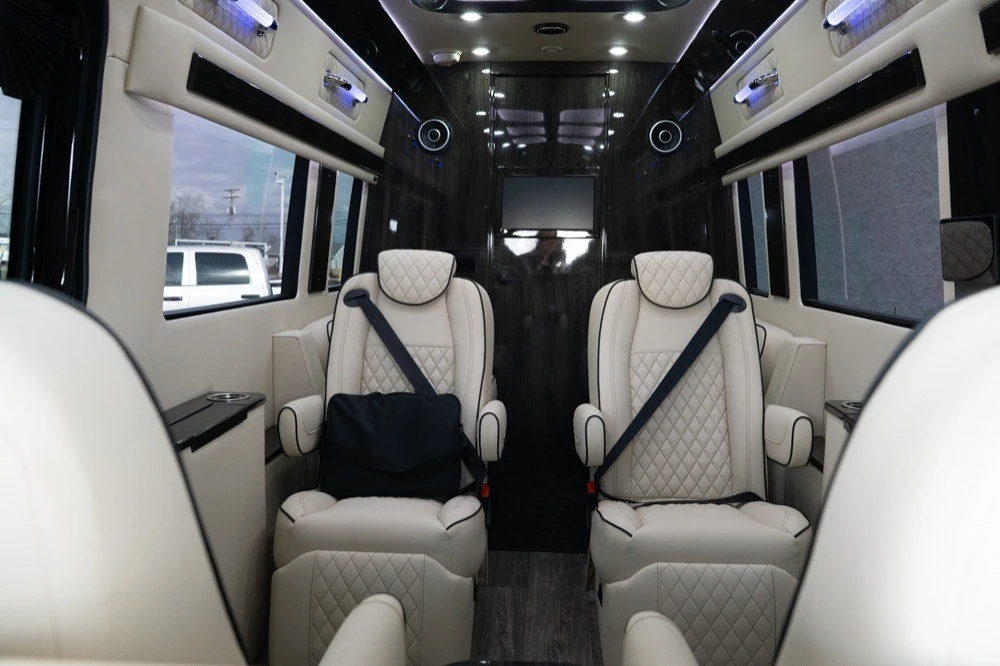 2025 Mercedes-Benz VS30 Sprinter - Image 6 of 9