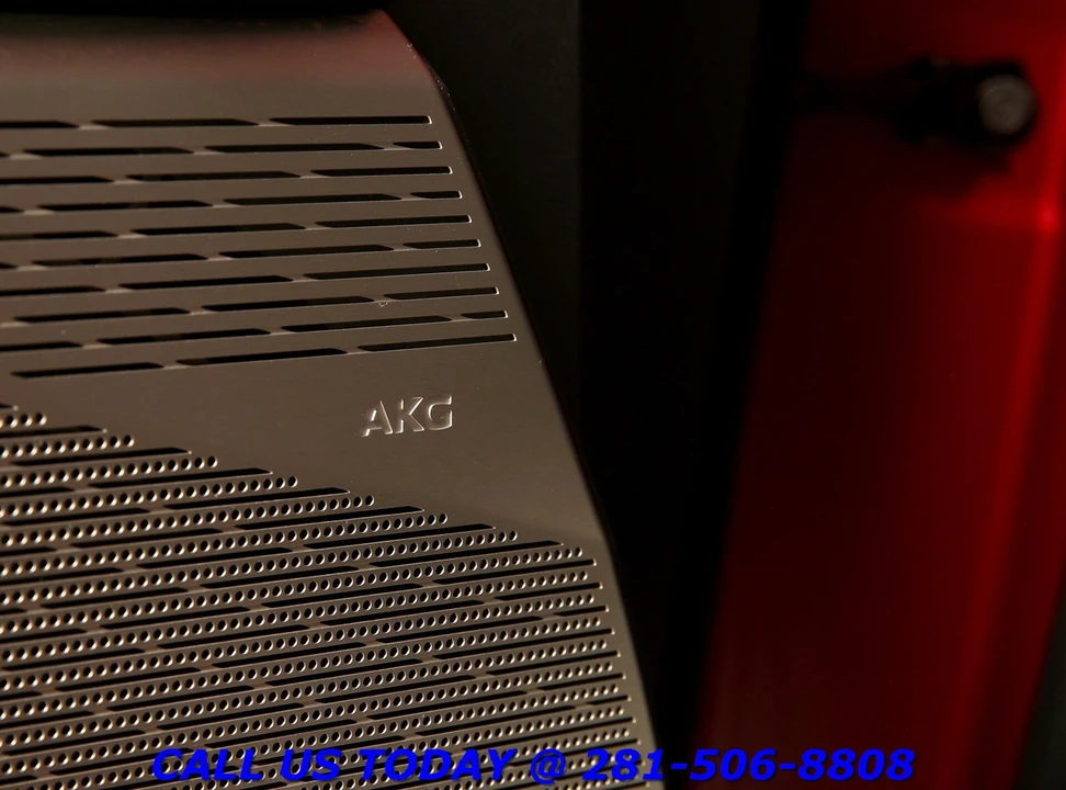 2025 Cadillac Optiq - Image 11 of 24