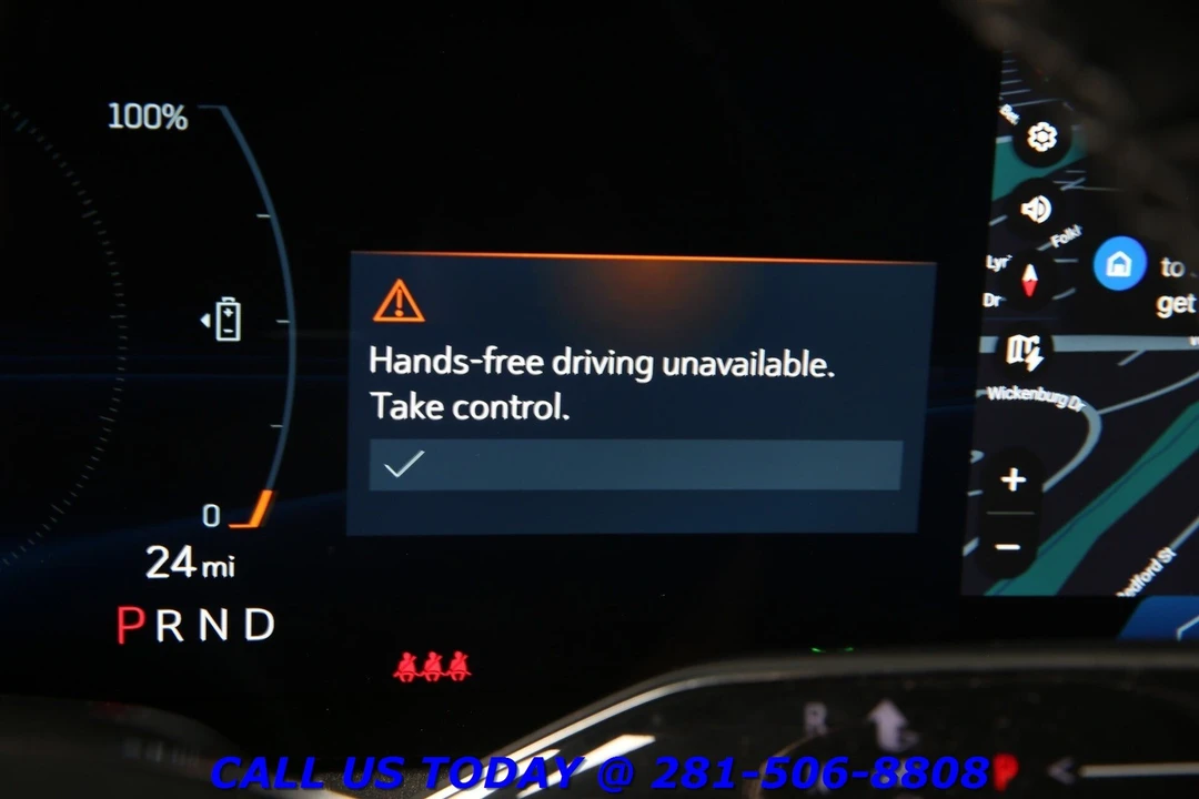 2025 Cadillac Optiq - Image 17 of 24