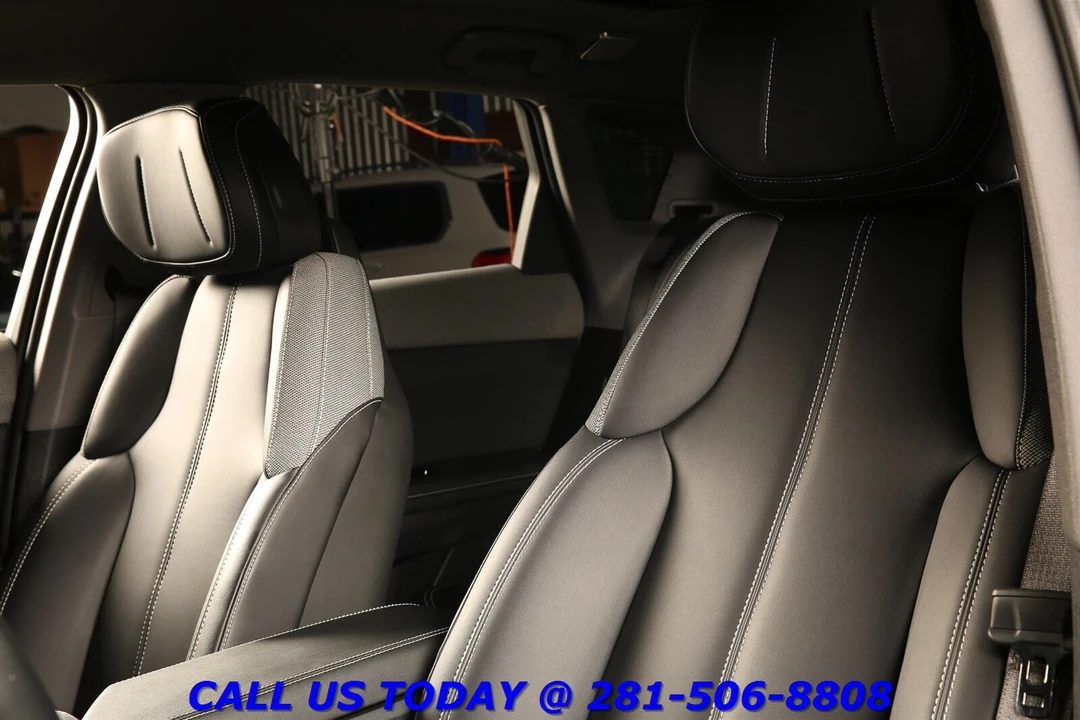 2025 Cadillac Optiq - Image 13 of 24