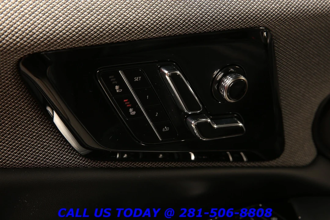 2025 Cadillac Optiq - Image 10 of 24
