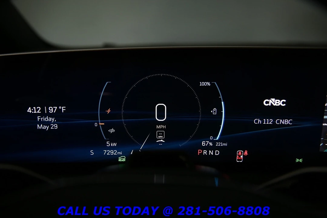 2025 Cadillac Optiq - Image 16 of 24