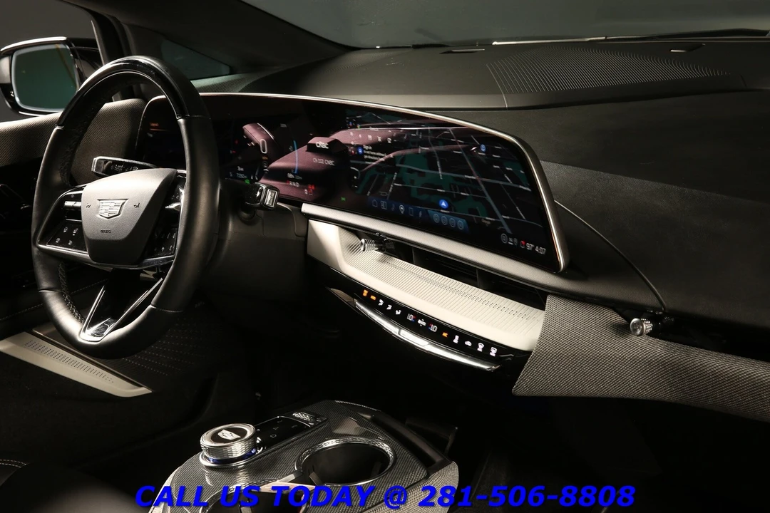2025 Cadillac Optiq - Image 20 of 24