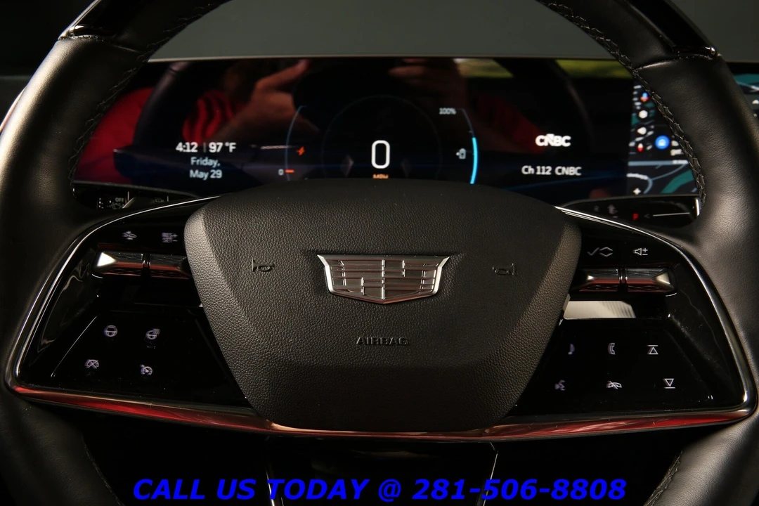 2025 Cadillac Optiq - Image 15 of 24