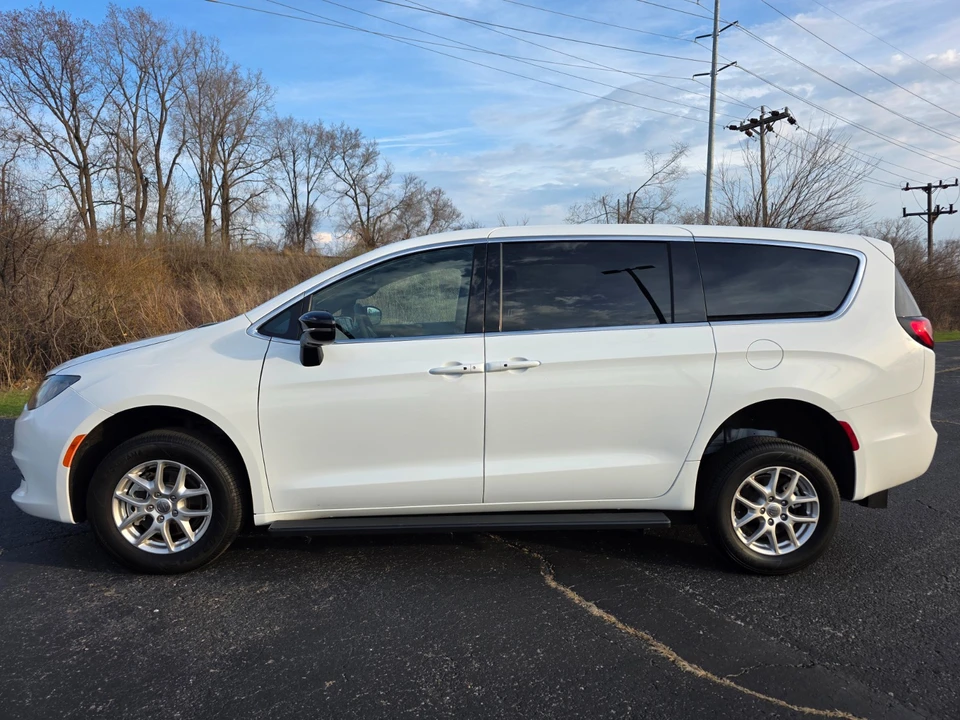2025 Honda Odyssey - Image 4 of 21