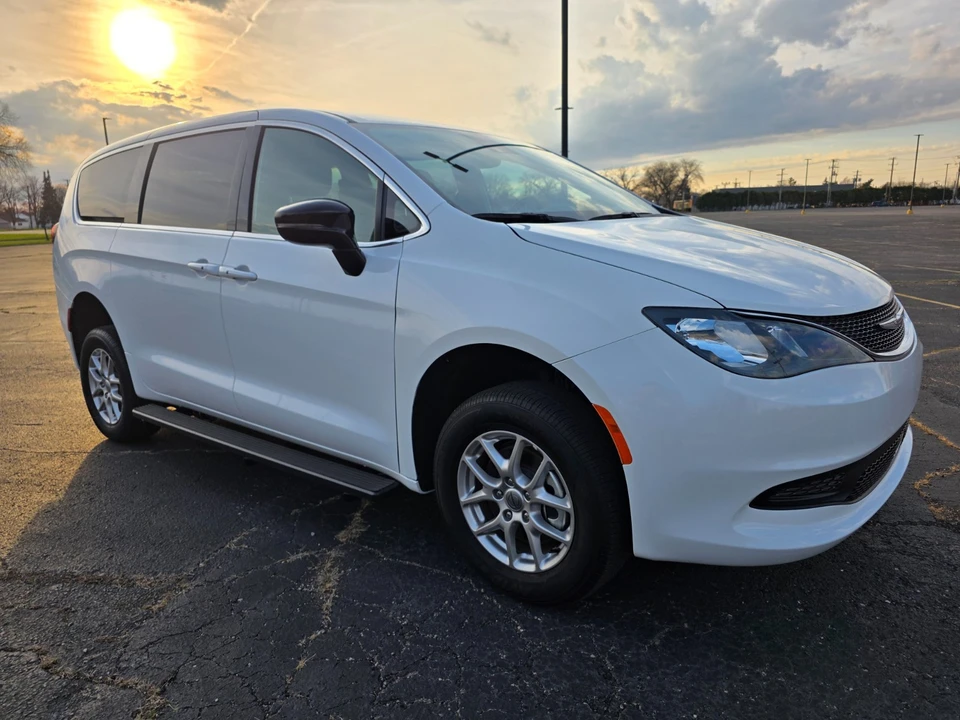 2025 Honda Odyssey - Image 9 of 21