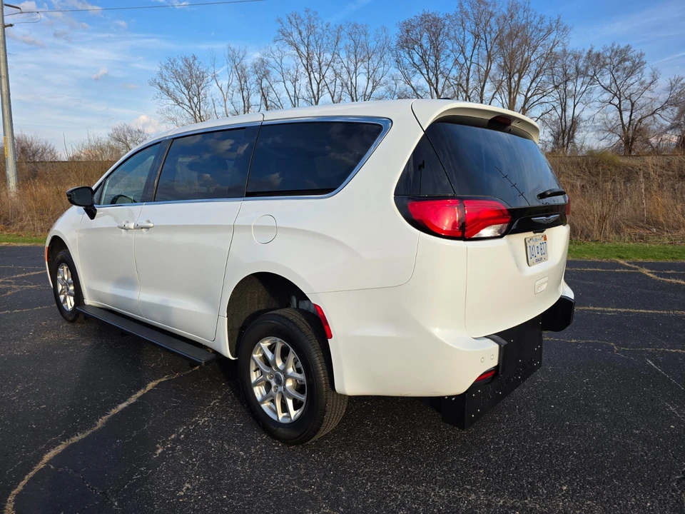 2025 Honda Odyssey - Image 5 of 21
