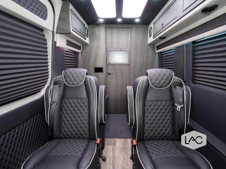 2025 Mercedes-Benz VS30 Sprinter - Image 9 of 12