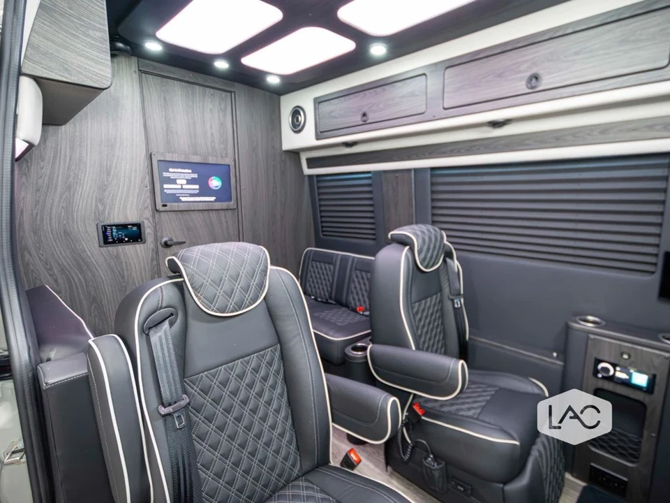 2025 Mercedes-Benz VS30 Sprinter - Image 2 of 12