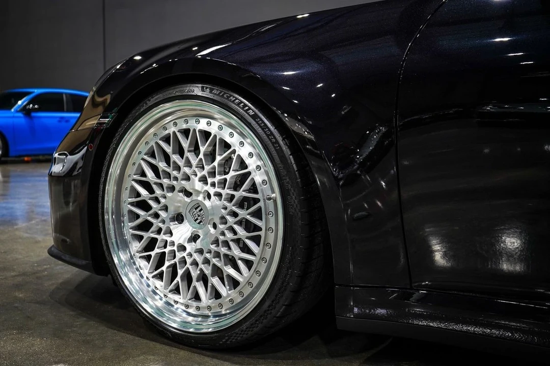 2025 Porsche 992 Carrera - Image 11 of 21
