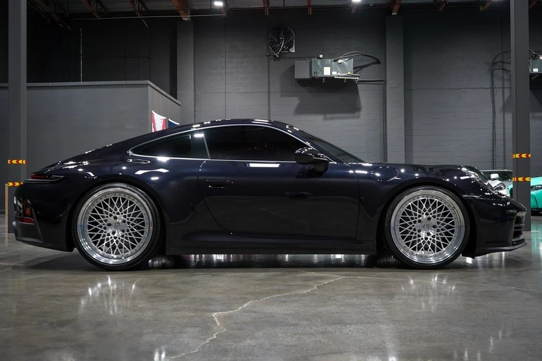 2025 Porsche 992 Carrera - Image 6 of 21
