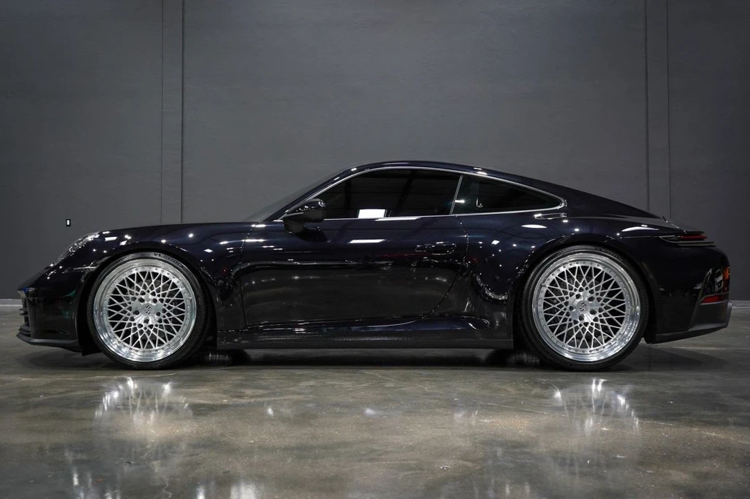 2025 Porsche 992 Carrera - Image 2 of 21