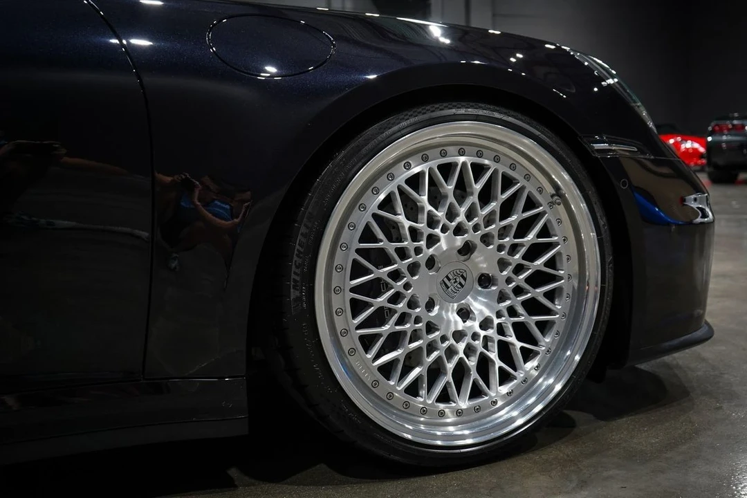 2025 Porsche 992 Carrera - Image 15 of 21