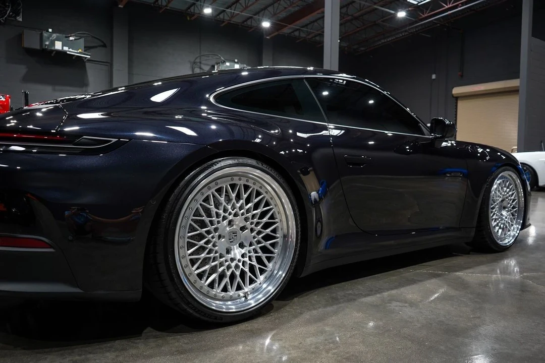 2025 Porsche 992 Carrera - Image 18 of 21