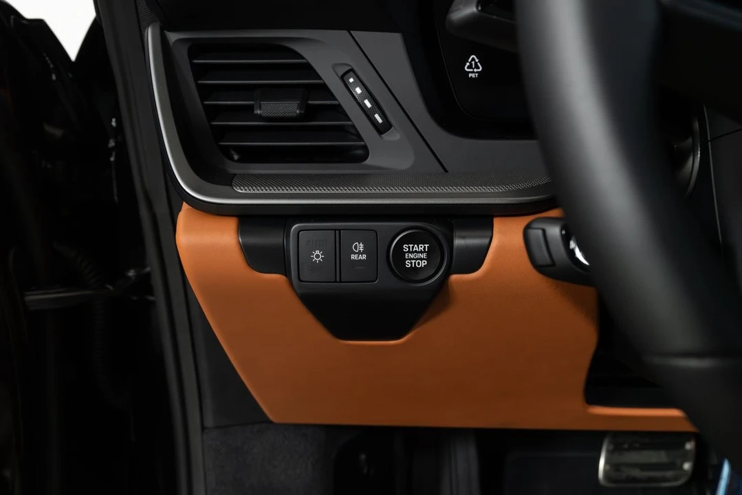 2025 Porsche 992 Carrera S - Image 19 of 21