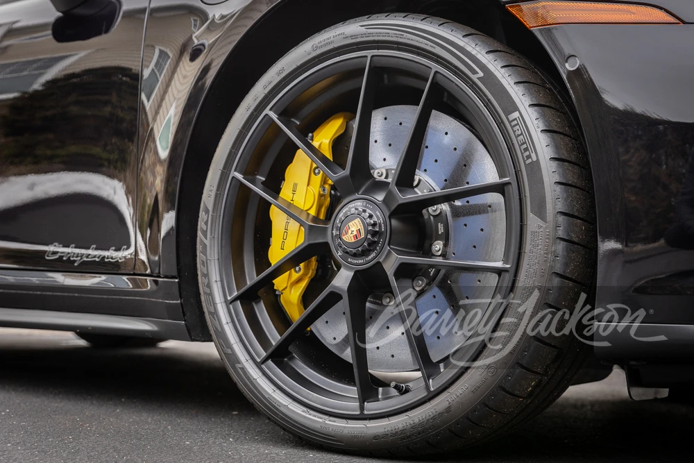 2025 Porsche 992 Targa 4 GTS - Image 5 of 31