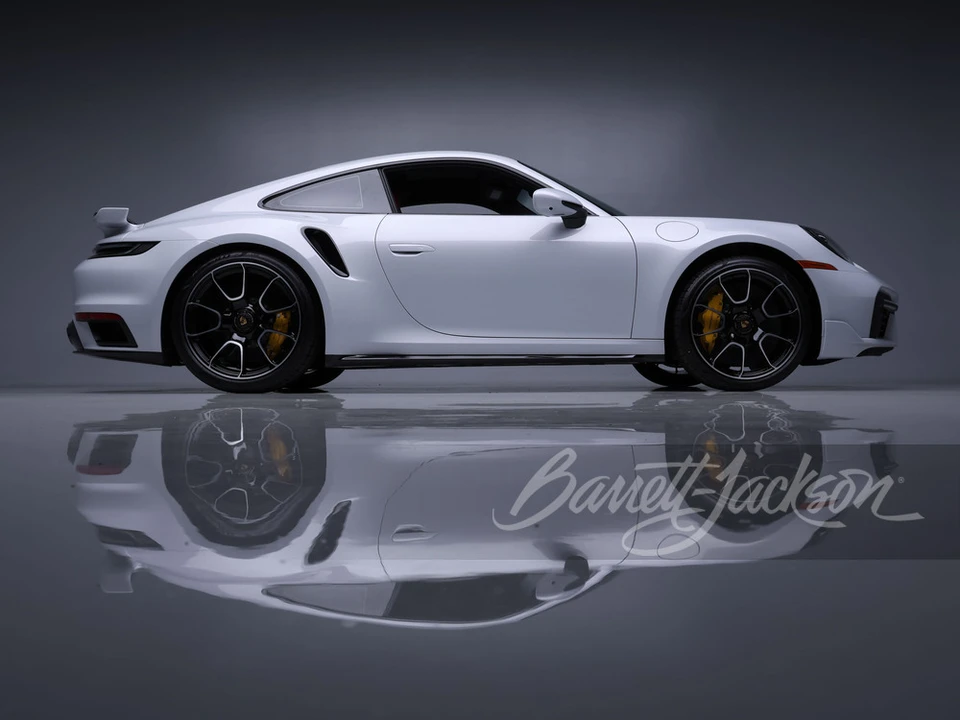 2025 Porsche 992 Turbo S - Image 19 of 31