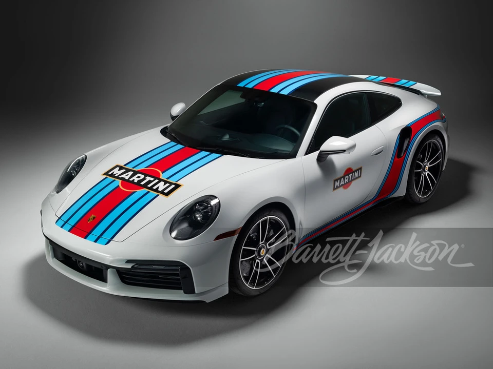 2025 Porsche 992 Turbo S - Image 15 of 18