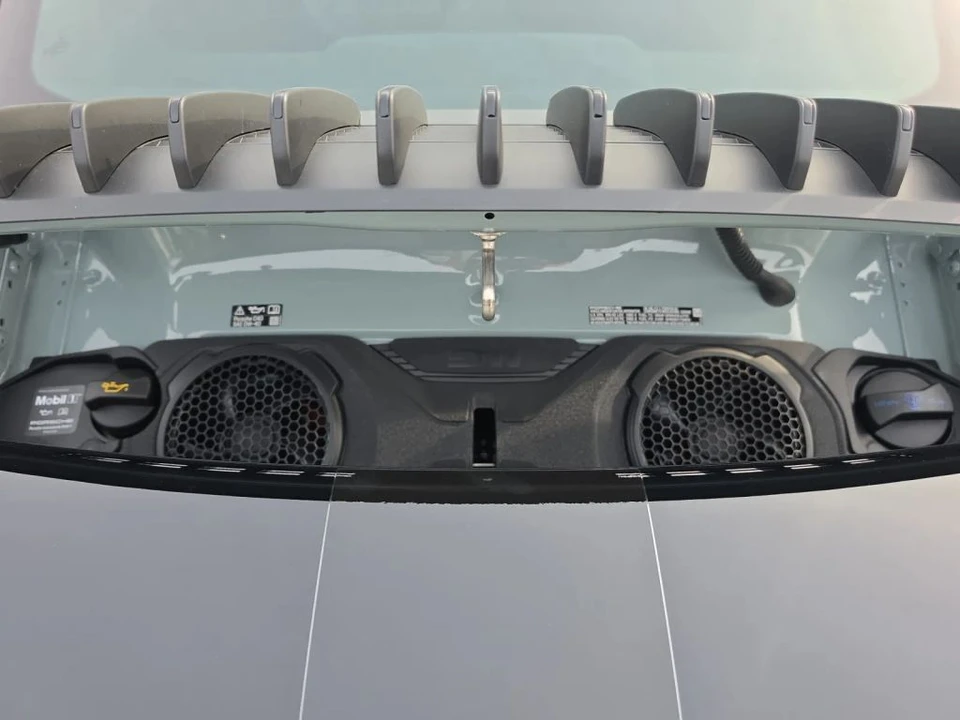 2025 Porsche 992 Carrera - Image 21 of 31