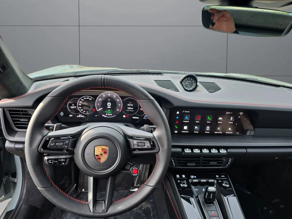 2025 Porsche 992 Carrera - Image 15 of 31