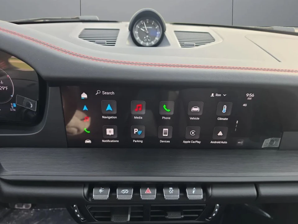 2025 Porsche 992 Carrera - Image 22 of 31