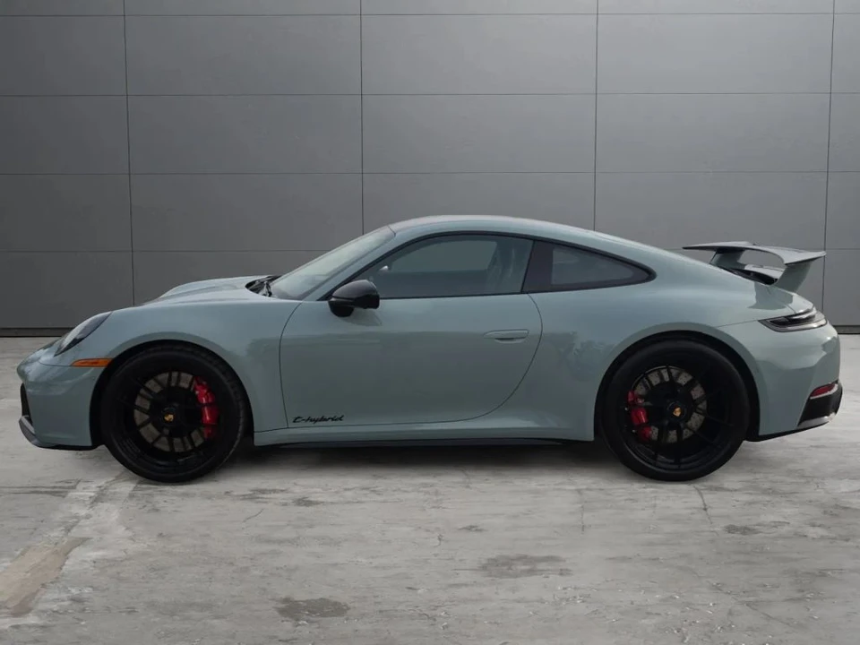 2025 Porsche 992 Carrera - Image 3 of 31