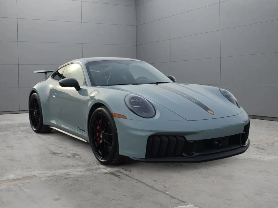2025 Porsche 992 Carrera - Image 8 of 31