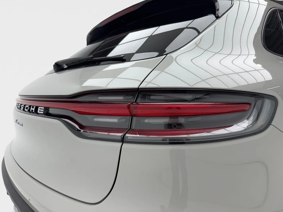 2025 Porsche Macan Electric - Image 7 of 21