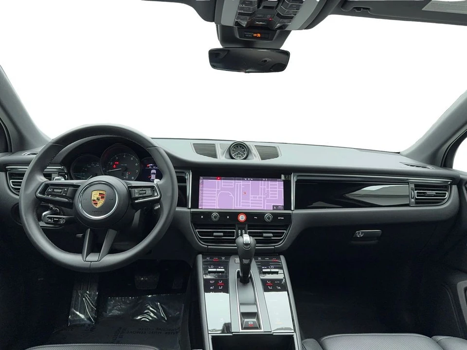2025 Porsche Macan Electric - Image 20 of 21