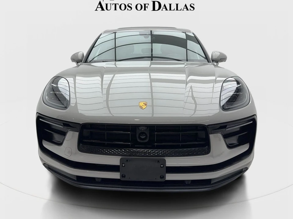 2025 Porsche Macan Electric - Image 4 of 21