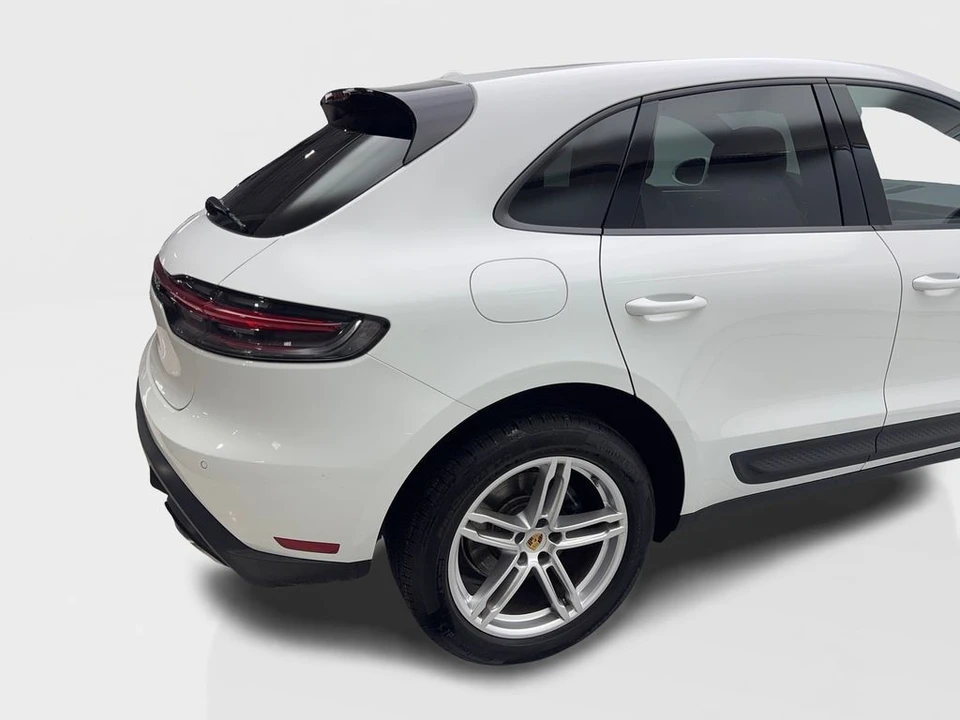 2025 Porsche Macan T - Image 16 of 21
