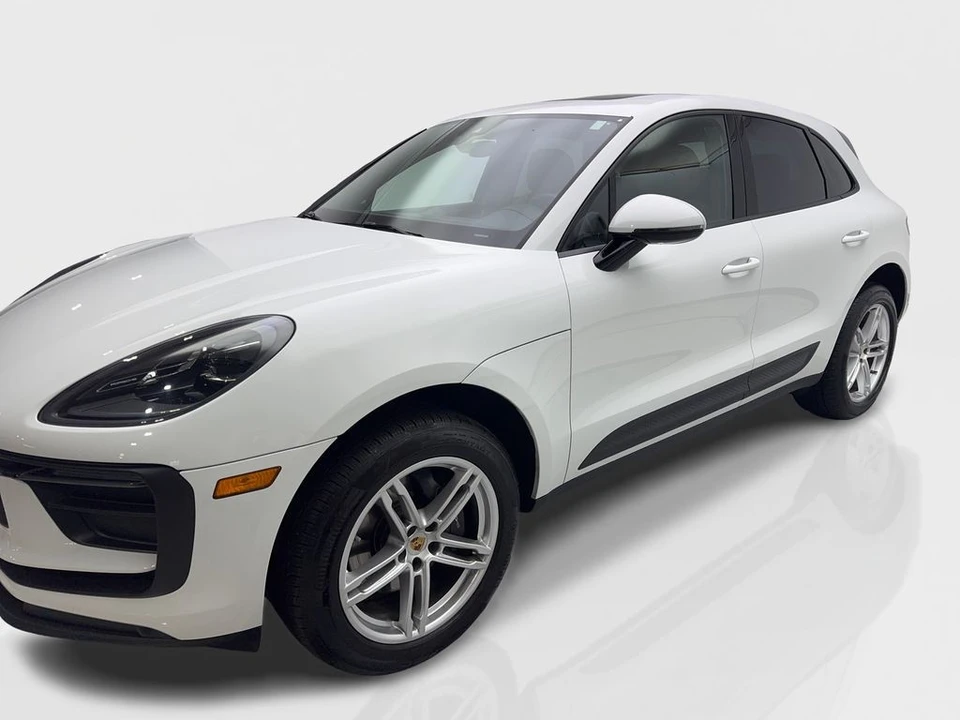 2025 Porsche Macan T - Image 11 of 21
