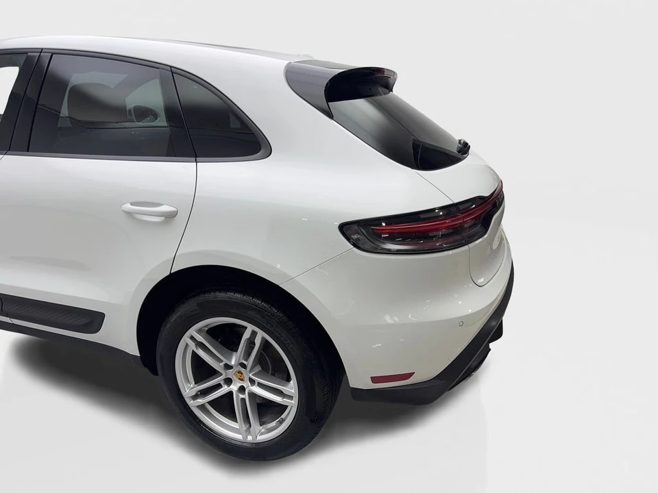 2025 Porsche Macan T - Image 17 of 21