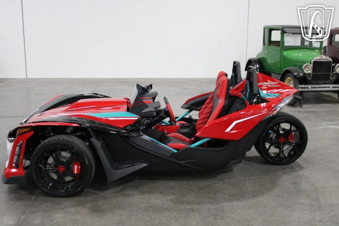 2025 Polaris Slingshot - Image 5 of 12