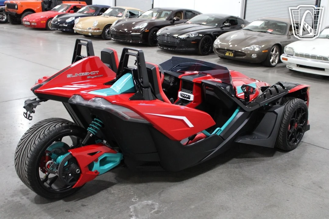 2025 Polaris Slingshot - Image 9 of 12