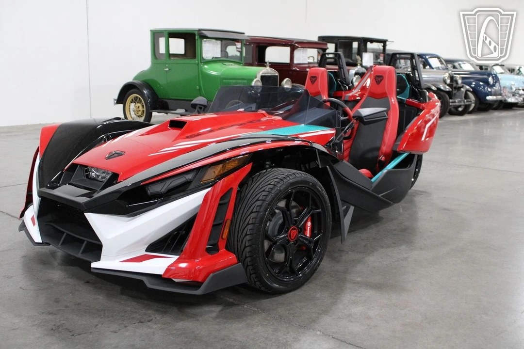 2025 Polaris Slingshot - Image 13 of 21