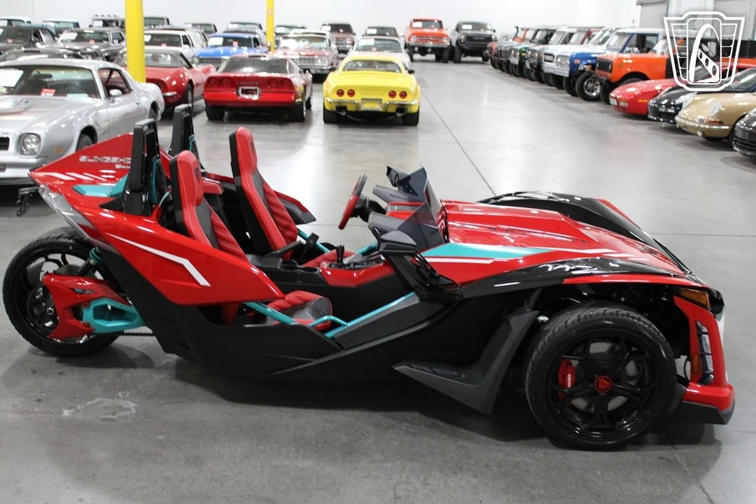2025 Polaris Slingshot - Image 10 of 12