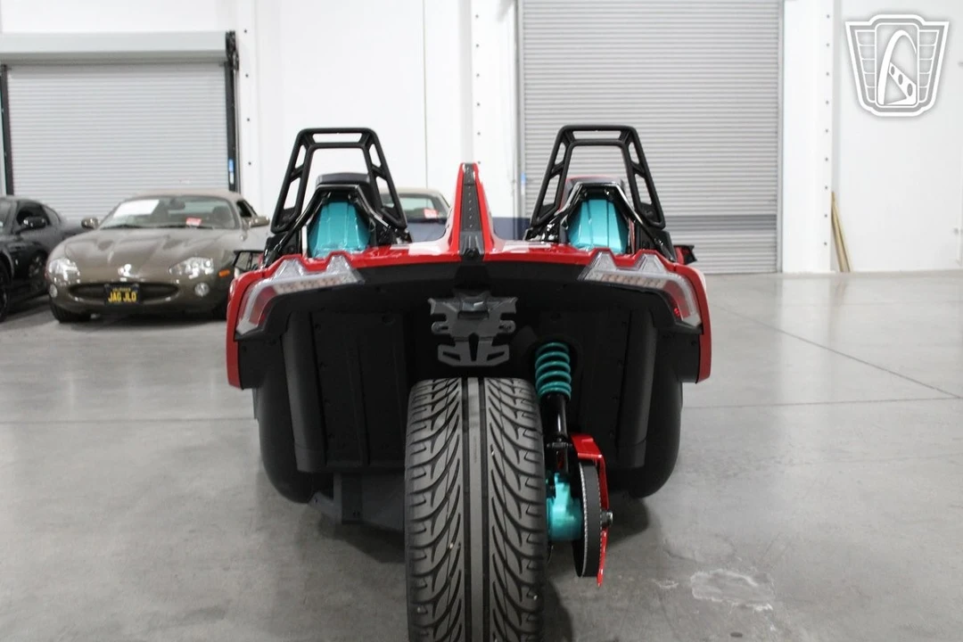 2025 Polaris Slingshot - Image 16 of 21