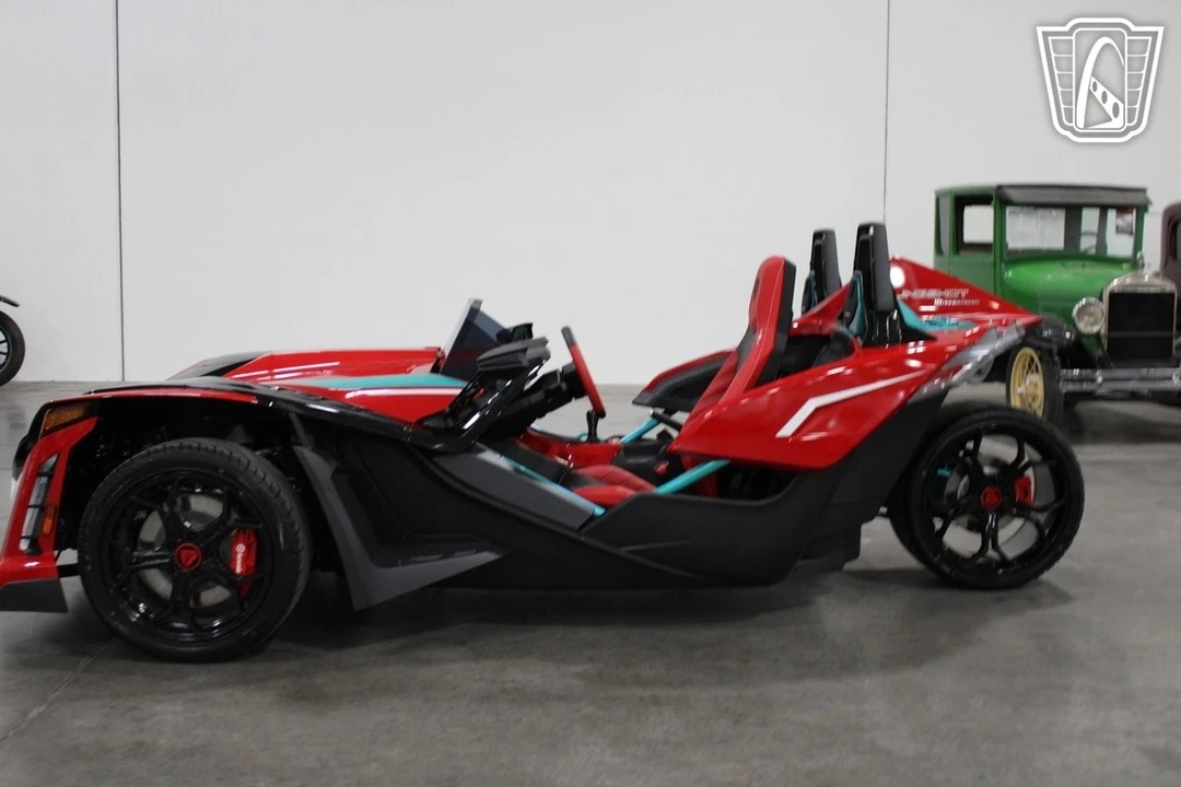 2025 Polaris Slingshot - Image 14 of 21