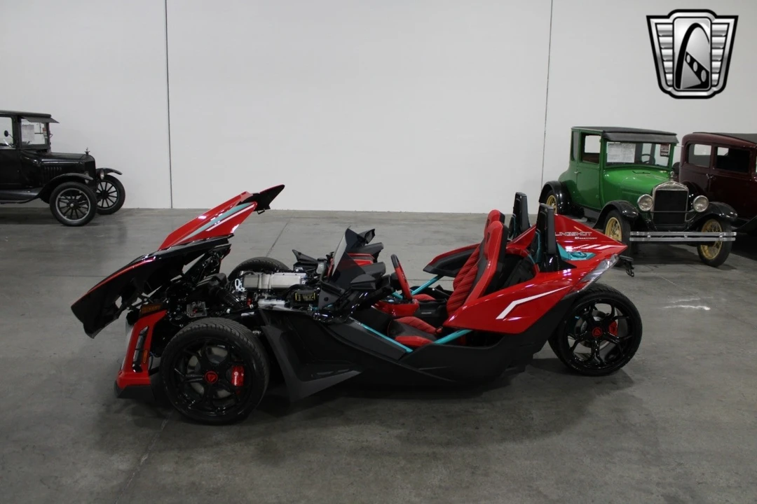 2025 Polaris Slingshot - Image 9 of 12