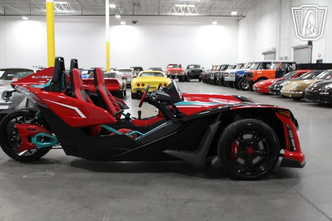 2025 Polaris Slingshot - Image 18 of 21