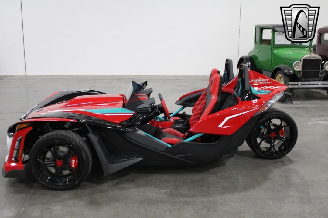 2025 Polaris Slingshot - Image 4 of 12