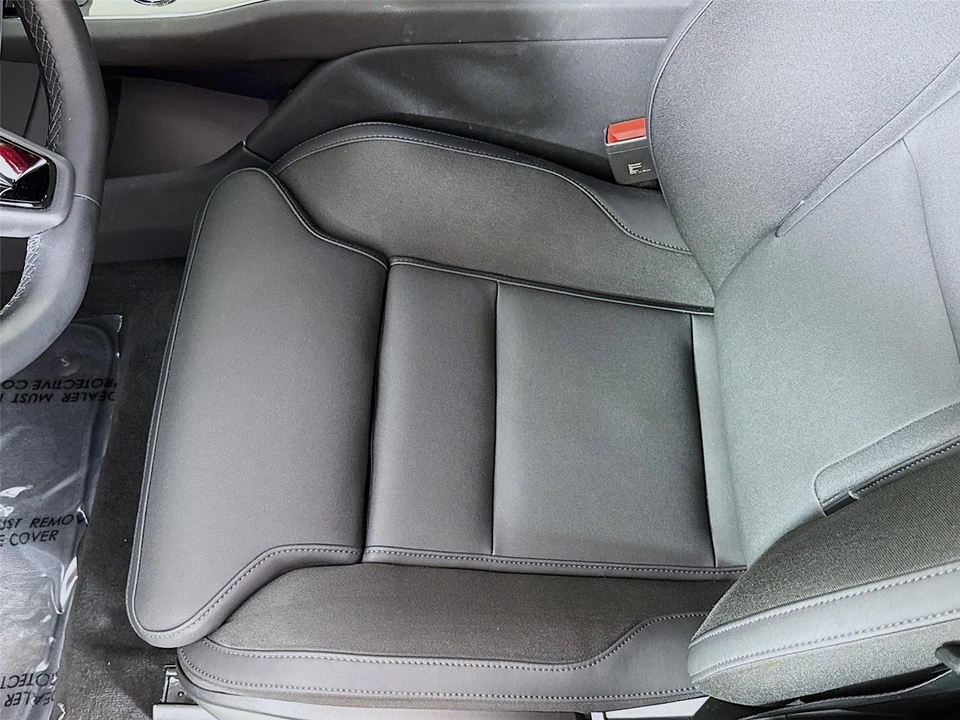 2025 Polestar 3 - Image 18 of 21