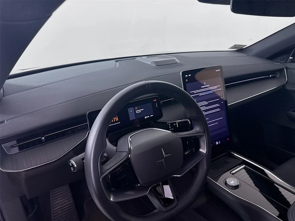2025 Polestar 3 - Image 6 of 11