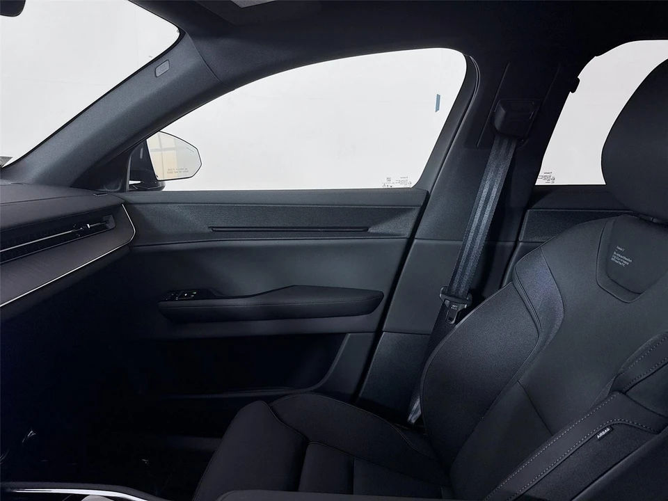 2025 Polestar 3 - Image 21 of 21
