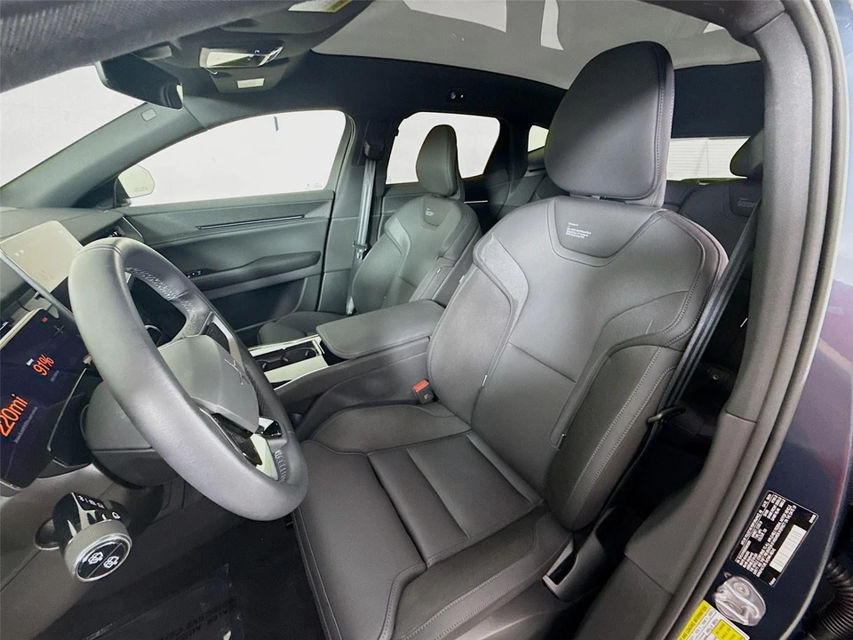 2025 Polestar 3 - Image 19 of 21