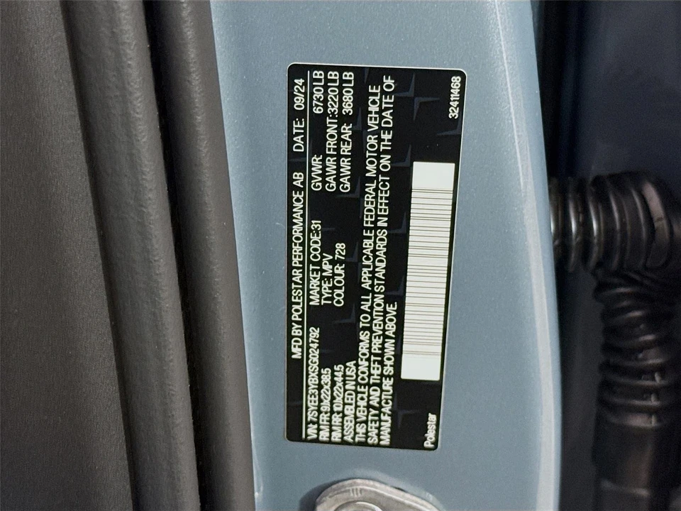 2025 Polestar 3 - Image 14 of 14