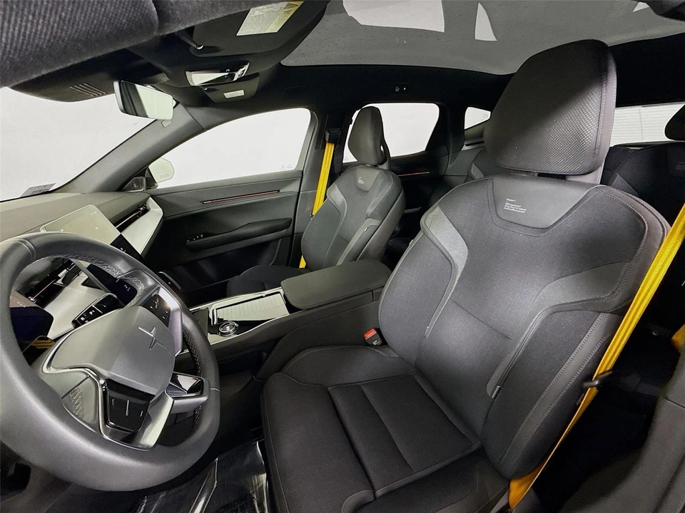 2025 Polestar 3 - Image 17 of 21