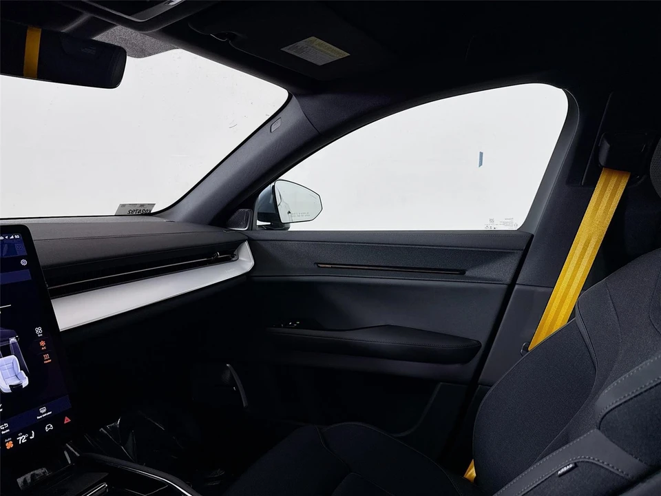 2025 Polestar 3 - Image 19 of 21